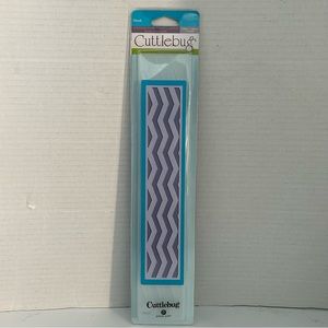 Cuttlebug 12 inches embossing border - CHUCK